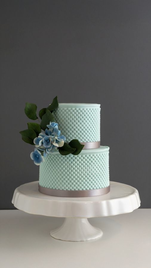 Textured fondant cake